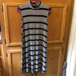 Kristin Nicole Sleeveless dress size small black and white stripped